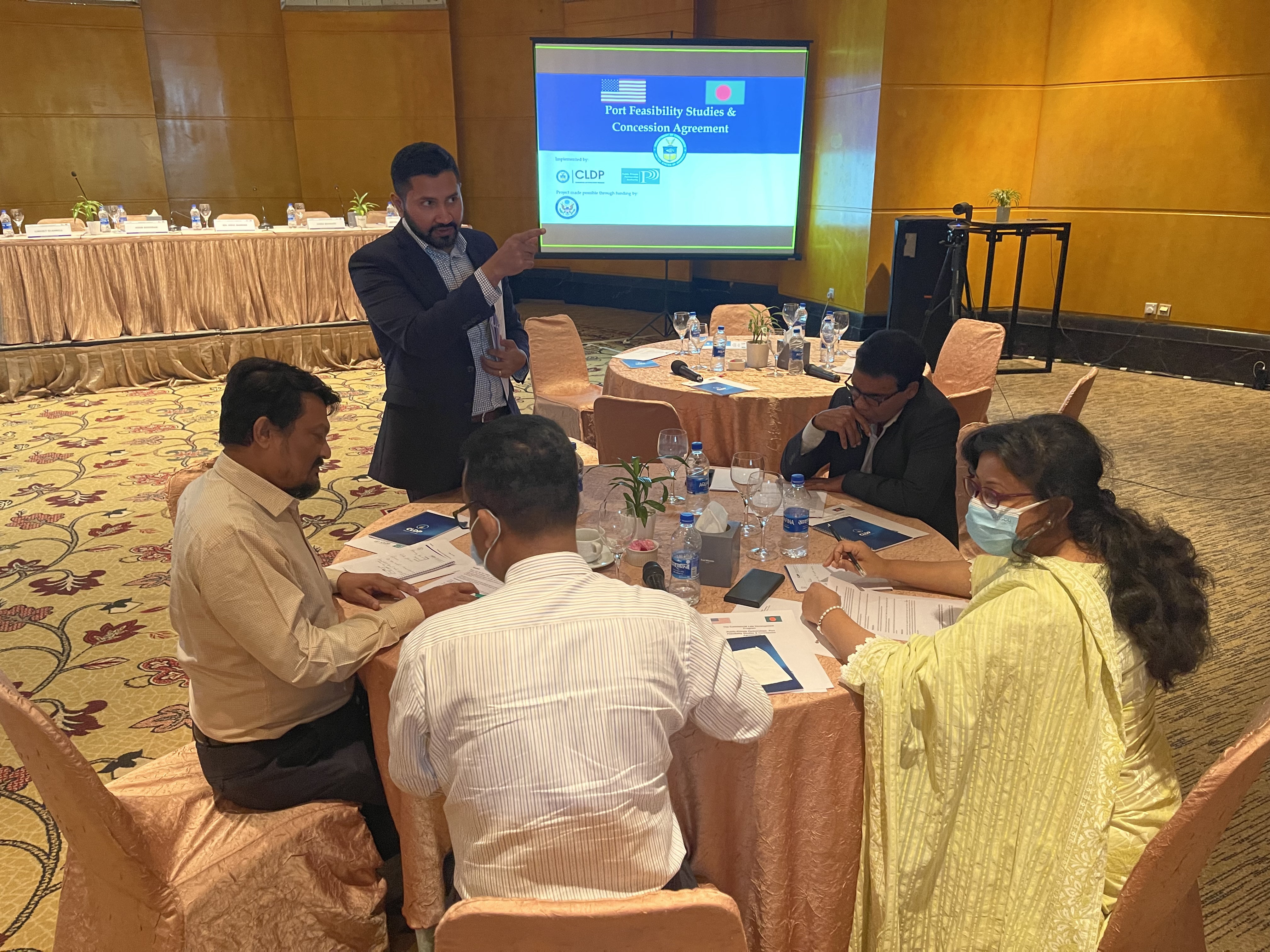 Expert Aritha Wickramasinghe with Participants during the Negotiation Exercise