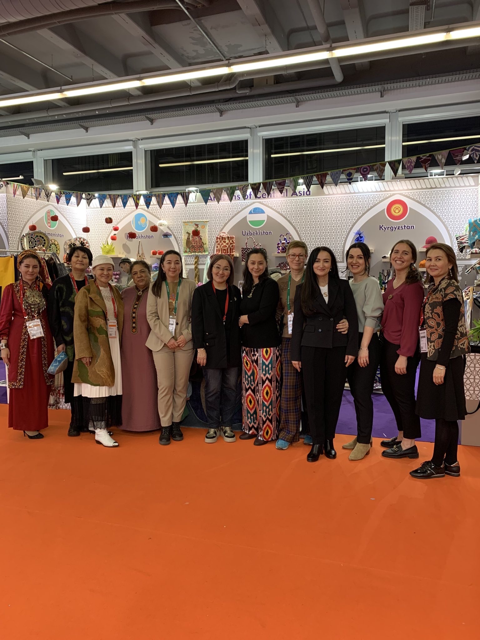 Women Artisans group photo at Creativeworld 2023
