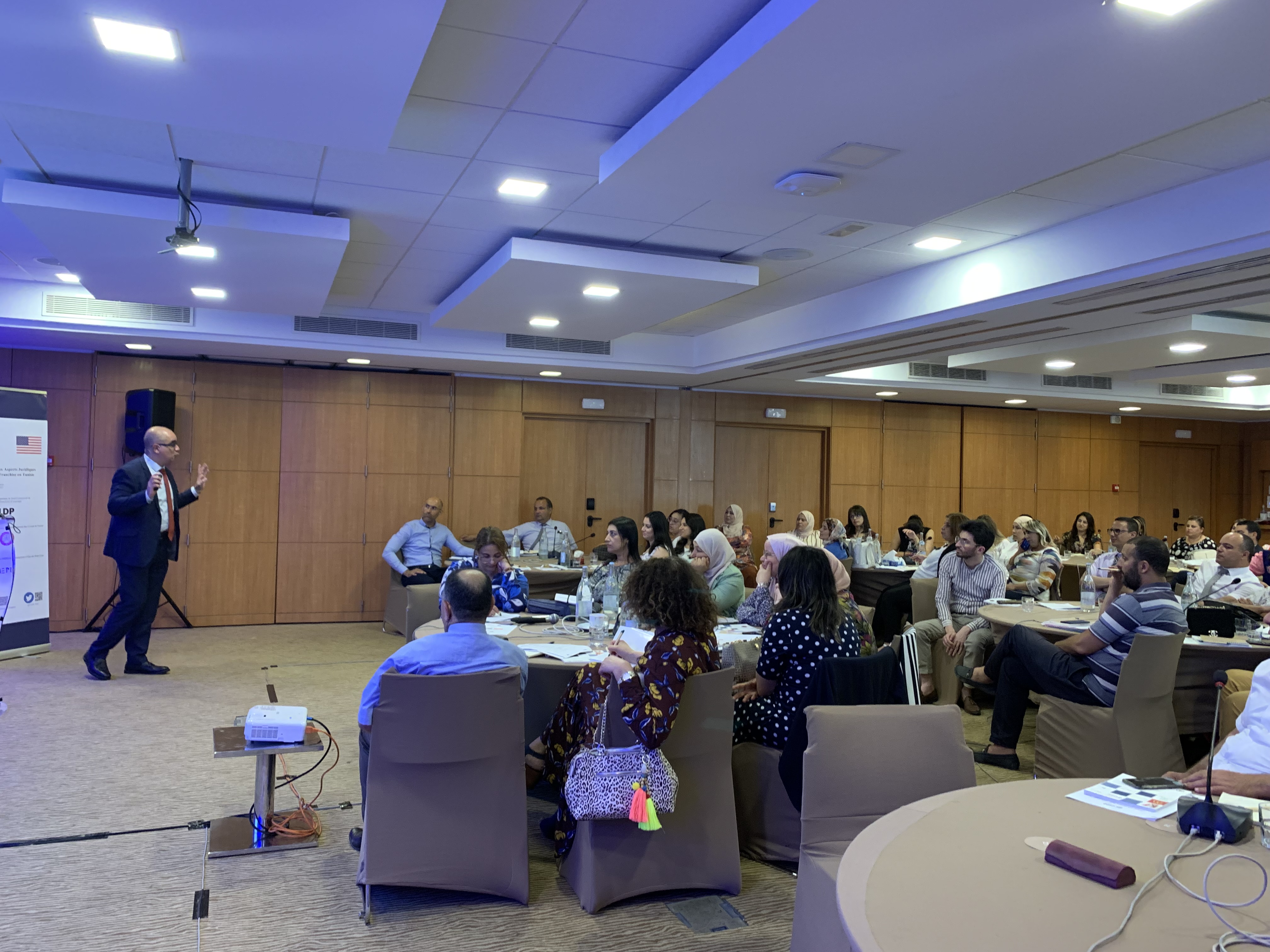 Speaker presenting at franchise workshop in Tunis Jun23