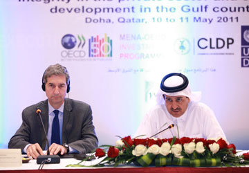 Mr. Cameron Kerry, General Counsel of the US Department of Commerce and H.E. Dr. Ali bin Ftais Al-Marri, Attorney General of the State of Qatar during the opening session of the conference on May 11