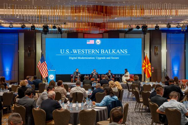 Large panel moderating